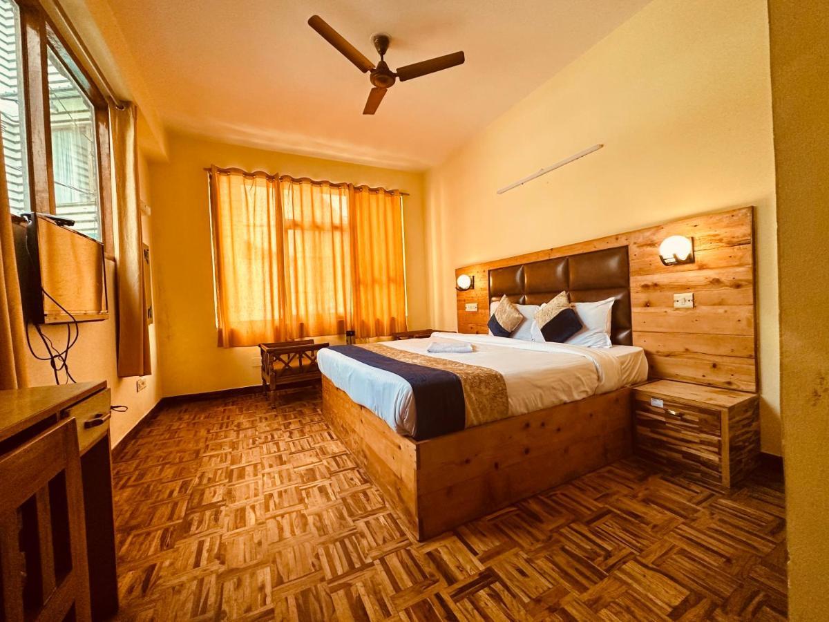 Hotel Grand Kalinga - Near Volvo Bus Stand Manali Bagian luar foto